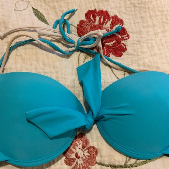 blue bikini - Picture 3 of 6